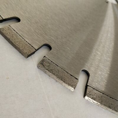 26 "قطر خارج 650 میلیمتر بتونی الماس اره با تیغه های شارپ، کلید اسلات